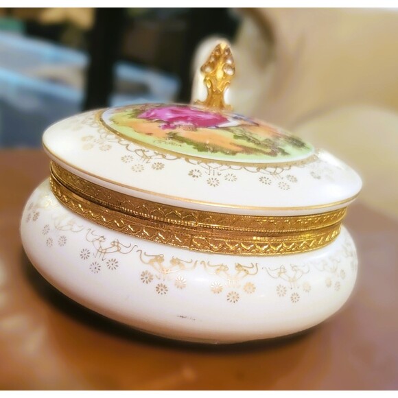 MCM Lefton Porcelain Silent Butler/ Crumb Catcher MINT Courting Couple Gold Trim - Picture 11 of 15